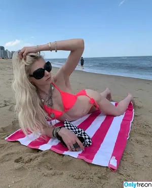 Taylor Momsen / aryelsoul / taylormomsen nude photo #0076