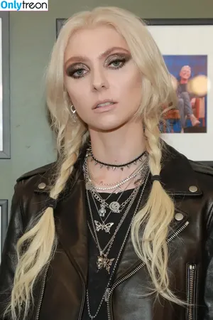 Taylor Momsen / aryelsoul / taylormomsen nude photo #0081