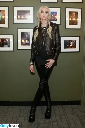 Taylor Momsen / aryelsoul / taylormomsen nude photo #0082