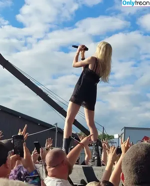 Taylor Momsen / aryelsoul / taylormomsen nude photo #0087