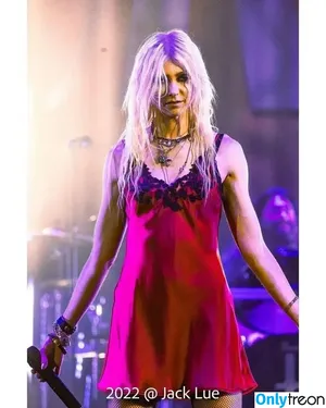 Taylor Momsen / aryelsoul / taylormomsen nude photo #0133