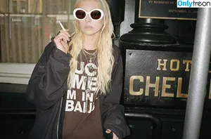 Taylor Momsen / aryelsoul / taylormomsen nude photo #0141