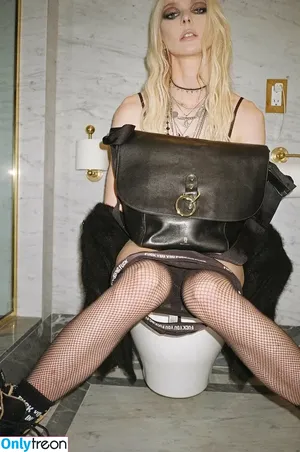 Taylor Momsen / aryelsoul / taylormomsen nude photo #0156