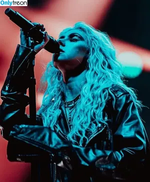 Taylor Momsen / aryelsoul / taylormomsen nude photo #0179