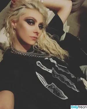 Taylor Momsen / aryelsoul / taylormomsen nude photo #0189