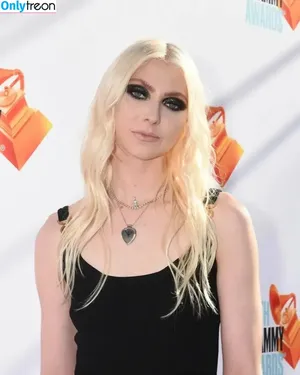 Taylor Momsen / aryelsoul / taylormomsen nude photo #0220