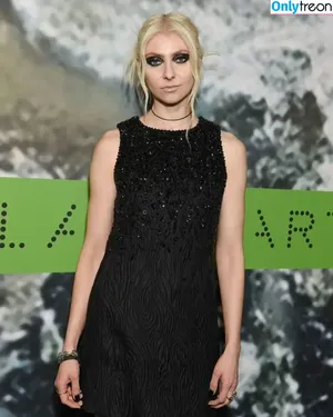Taylor Momsen / aryelsoul / taylormomsen nude photo #0221