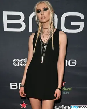 Taylor Momsen / aryelsoul / taylormomsen nude photo #0223