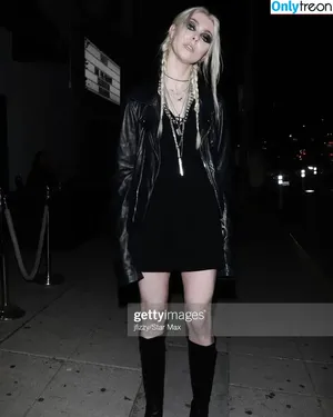 Taylor Momsen / aryelsoul / taylormomsen nude photo #0226