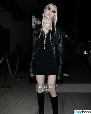 Taylor Momsen / aryelsoul / taylormomsen nude photo #0227