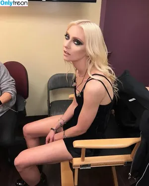 Taylor Momsen / aryelsoul / taylormomsen nude photo #0261
