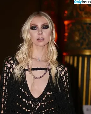 Taylor Momsen / aryelsoul / taylormomsen nude photo #0315