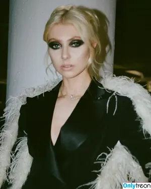Taylor Momsen / aryelsoul / taylormomsen nude photo #0317