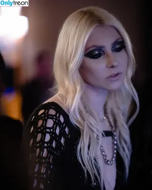 Taylor Momsen / aryelsoul / taylormomsen nude photo #0325