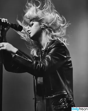 Taylor Momsen / aryelsoul / taylormomsen nude photo #0333