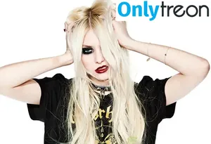Taylor Momsen / aryelsoul / taylormomsen nude photo #0368