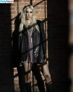 Taylor Momsen / aryelsoul / taylormomsen nude photo #0372
