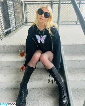 Taylor Momsen / aryelsoul / taylormomsen nude photo #0412