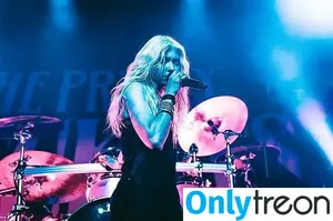 Taylor Momsen / aryelsoul / taylormomsen nude photo #0424