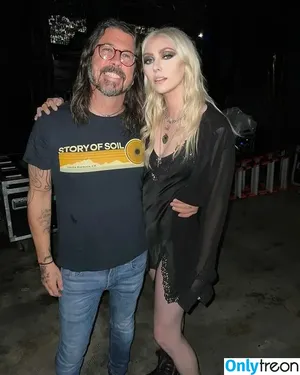 Taylor Momsen / aryelsoul / taylormomsen nude photo #0429