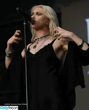 Taylor Momsen / aryelsoul / taylormomsen nude photo #0435