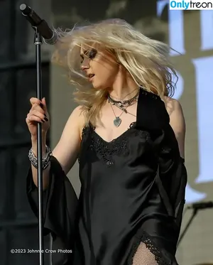 Taylor Momsen / aryelsoul / taylormomsen nude photo #0438