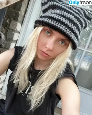 Taylor Momsen / aryelsoul / taylormomsen nude photo #0459