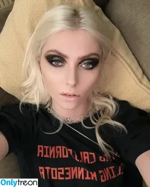 Taylor Momsen / aryelsoul / taylormomsen nude photo #0474
