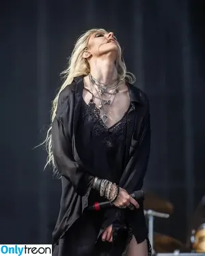 Taylor Momsen / aryelsoul / taylormomsen nude photo #0483