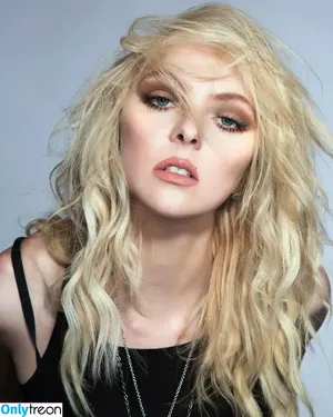 Taylor Momsen / aryelsoul / taylormomsen nude photo #0519
