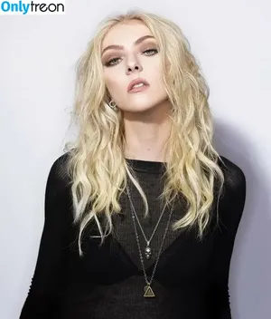 Taylor Momsen / aryelsoul / taylormomsen nude photo #0521