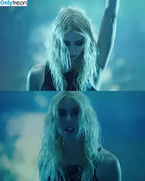 Taylor Momsen / aryelsoul / taylormomsen nude photo #0558