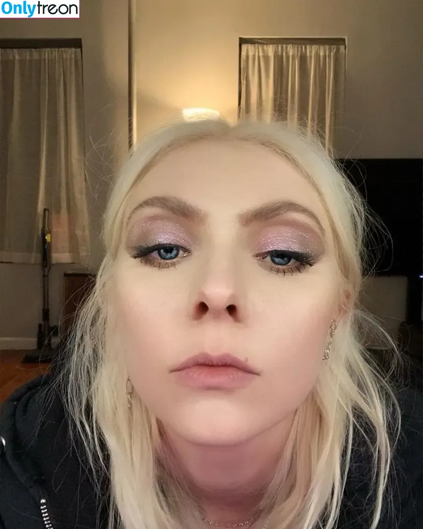 Taylor Momsen nude photo #0019 (aryelsoul / taylormomsen)