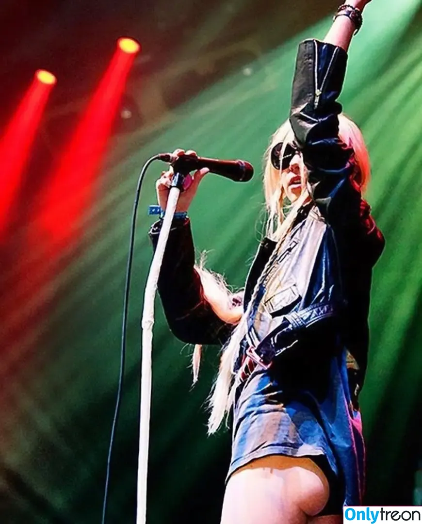 Taylor Momsen nude photo #0020 (aryelsoul / taylormomsen)