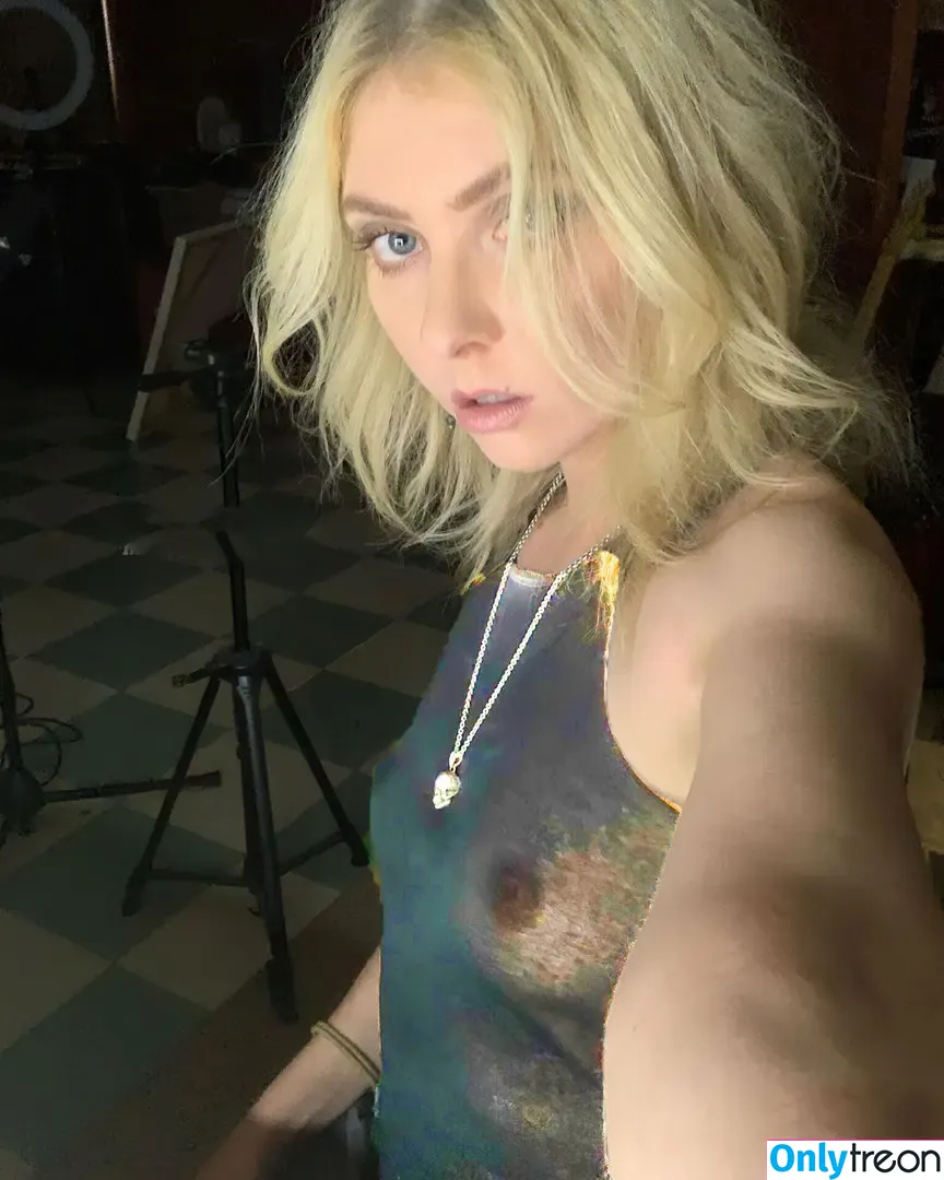 Taylor Momsen nude photo #0024 (aryelsoul / taylormomsen)