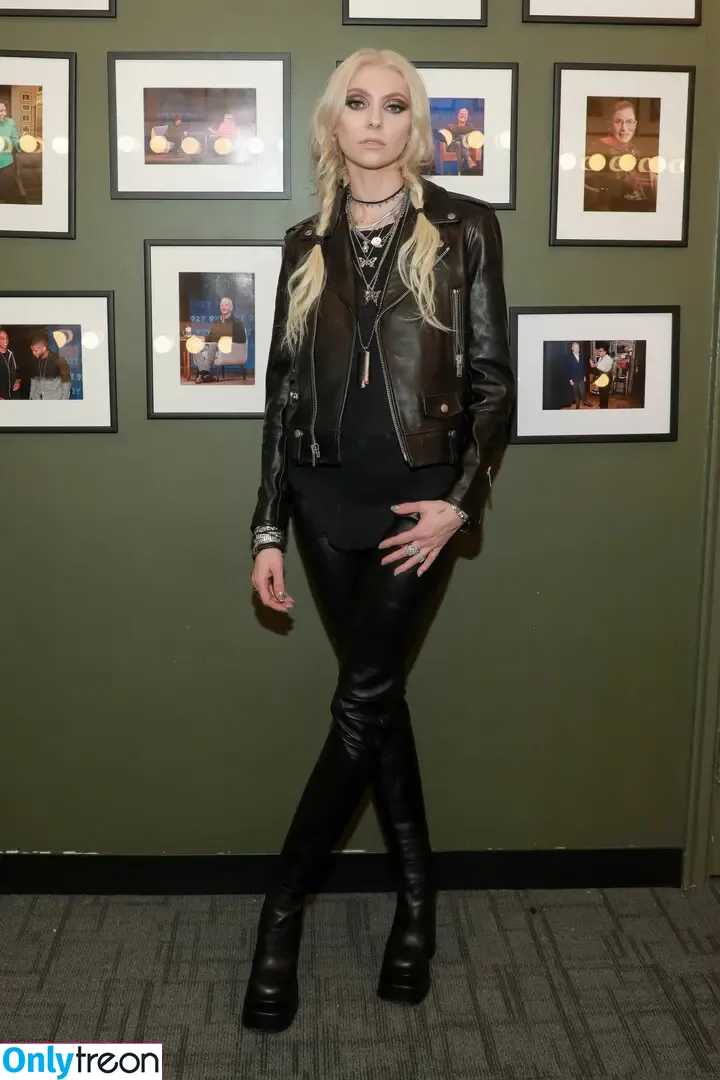Taylor Momsen nude photo #0082 (aryelsoul / taylormomsen)