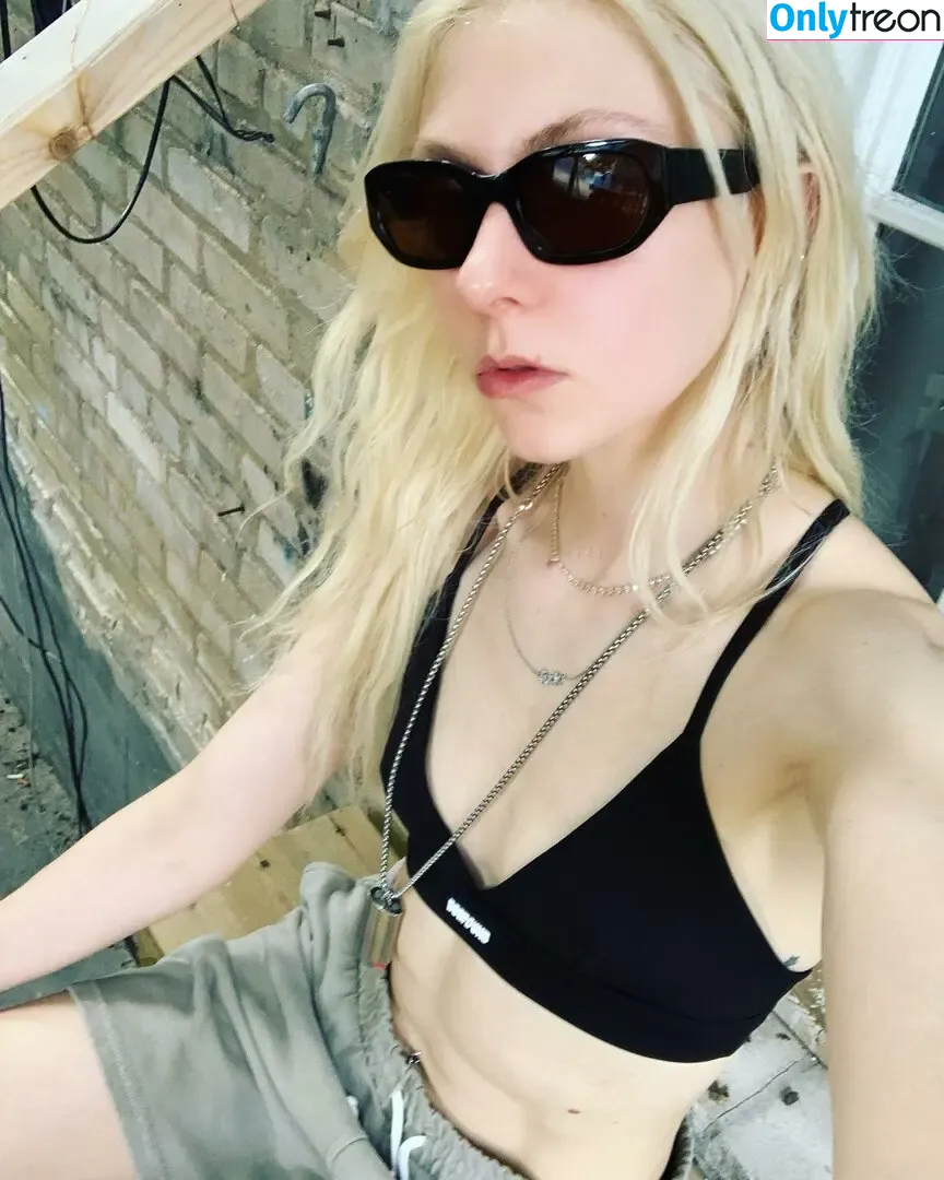 Taylor Momsen nude photo #0085 (aryelsoul / taylormomsen)