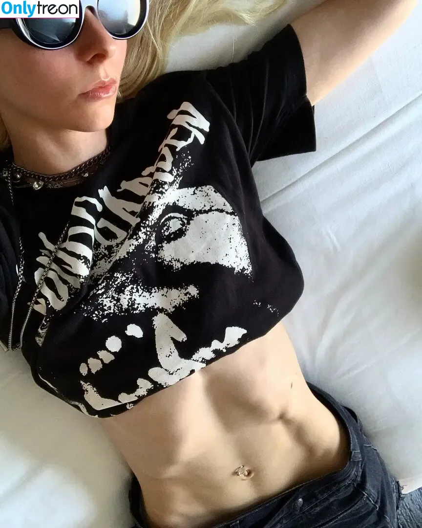 Taylor Momsen nude photo #0092 (aryelsoul / taylormomsen)