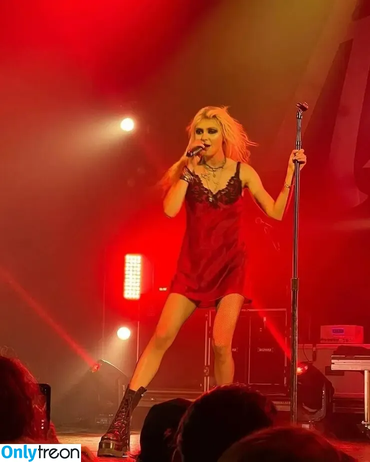 Taylor Momsen nude photo #0131 (aryelsoul / taylormomsen)