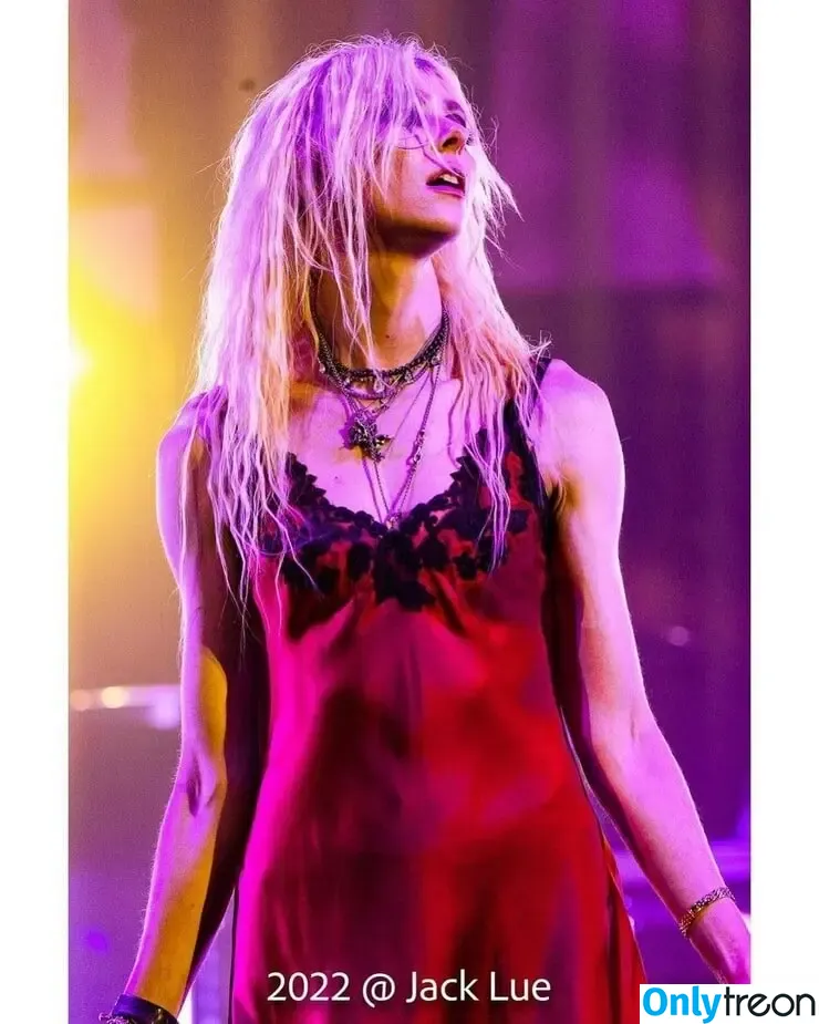 Taylor Momsen nude photo #0132 (aryelsoul / taylormomsen)