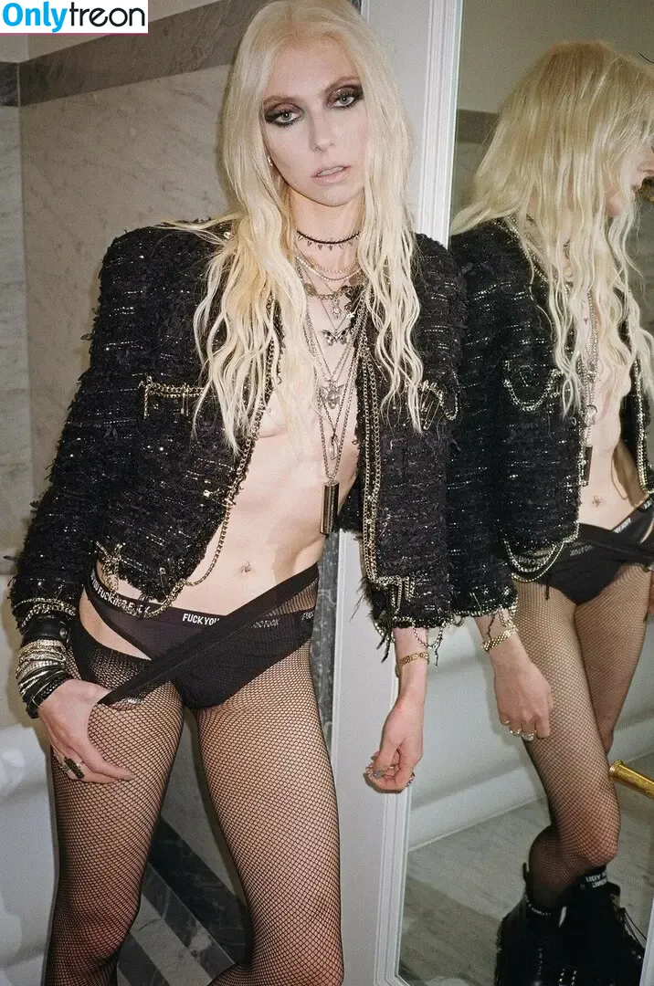 Taylor Momsen nude photo #0140 (aryelsoul / taylormomsen)