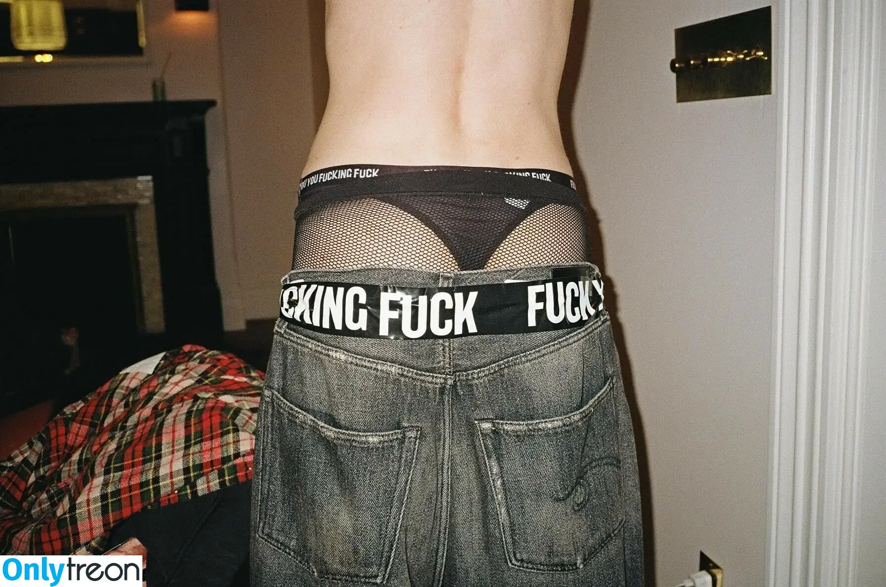 Taylor Momsen nude photo #0147 (aryelsoul / taylormomsen)