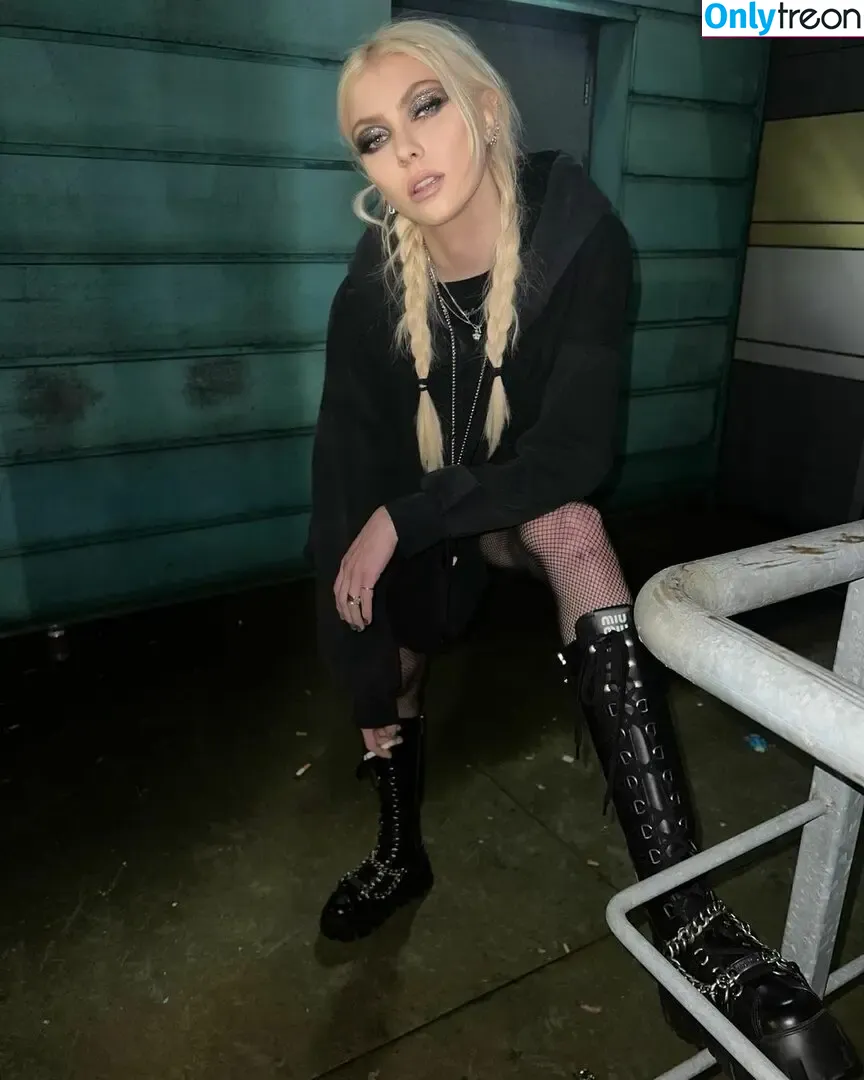 Taylor Momsen nude photo #0171 (aryelsoul / taylormomsen)
