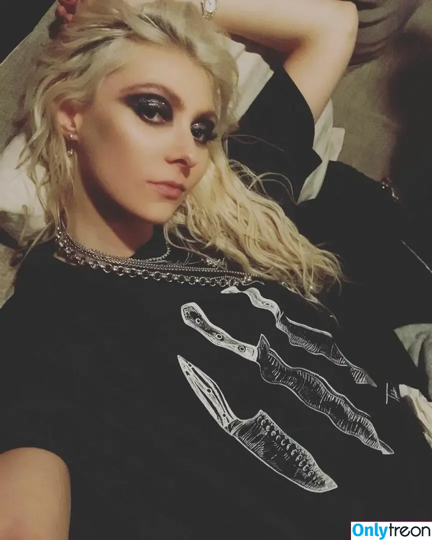 Taylor Momsen nude photo #0189 (aryelsoul / taylormomsen)