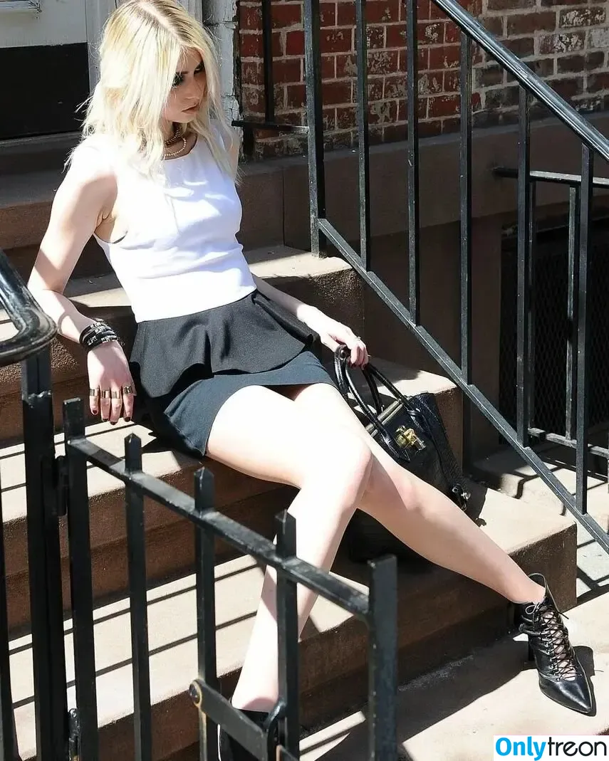 Taylor Momsen nude photo #0208 (aryelsoul / taylormomsen)