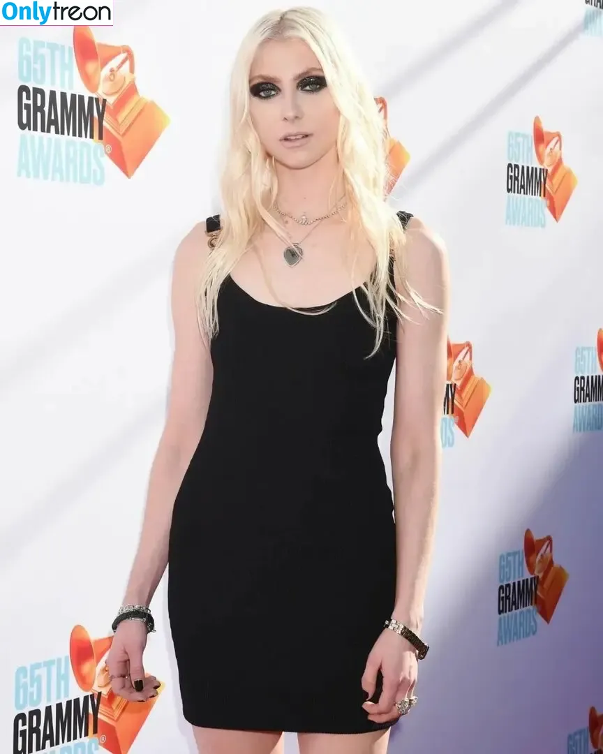 Taylor Momsen nude photo #0215 (aryelsoul / taylormomsen)