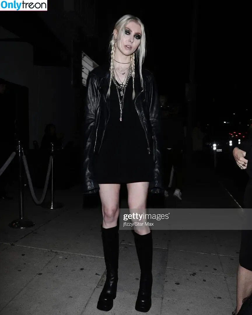 Taylor Momsen nude photo #0222 (aryelsoul / taylormomsen)