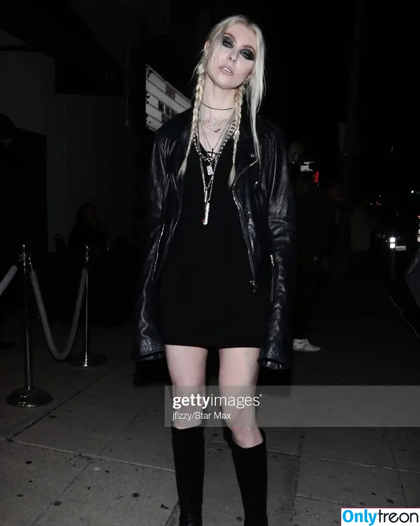 Taylor Momsen nude photo #0227 (aryelsoul / taylormomsen)