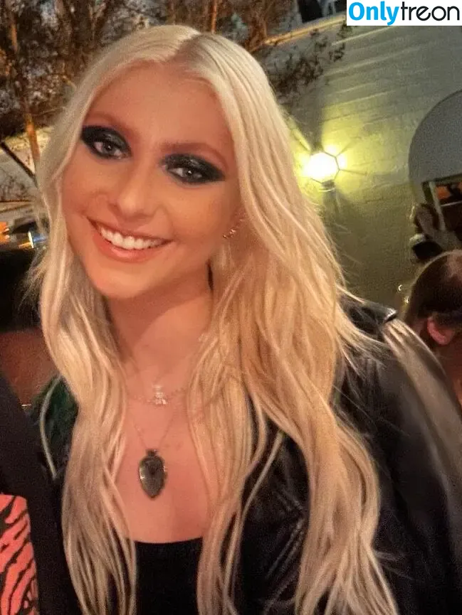 Taylor Momsen nude photo #0251 (aryelsoul / taylormomsen)