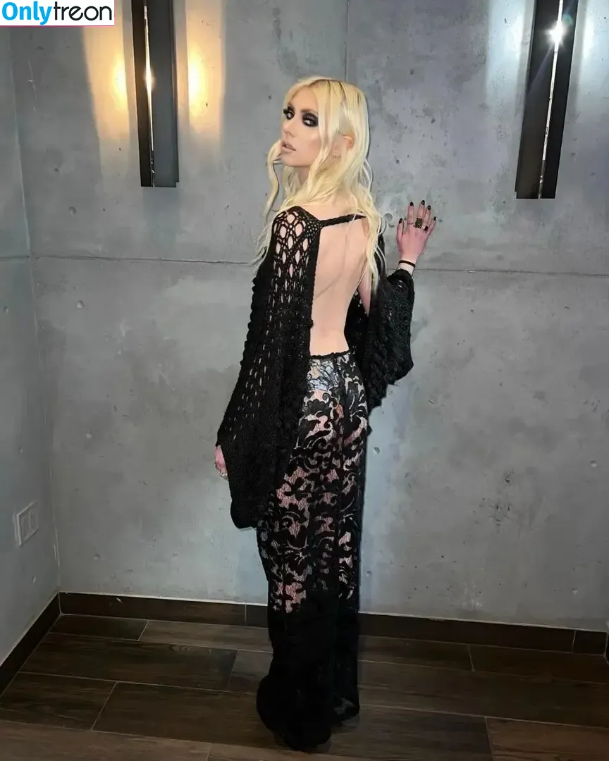 Taylor Momsen nude photo #0295 (aryelsoul / taylormomsen)